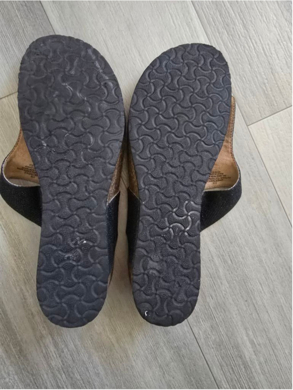 Women's whitemt. Black Glitter Thong Sandals Size 11W - Picture 8 of 9
